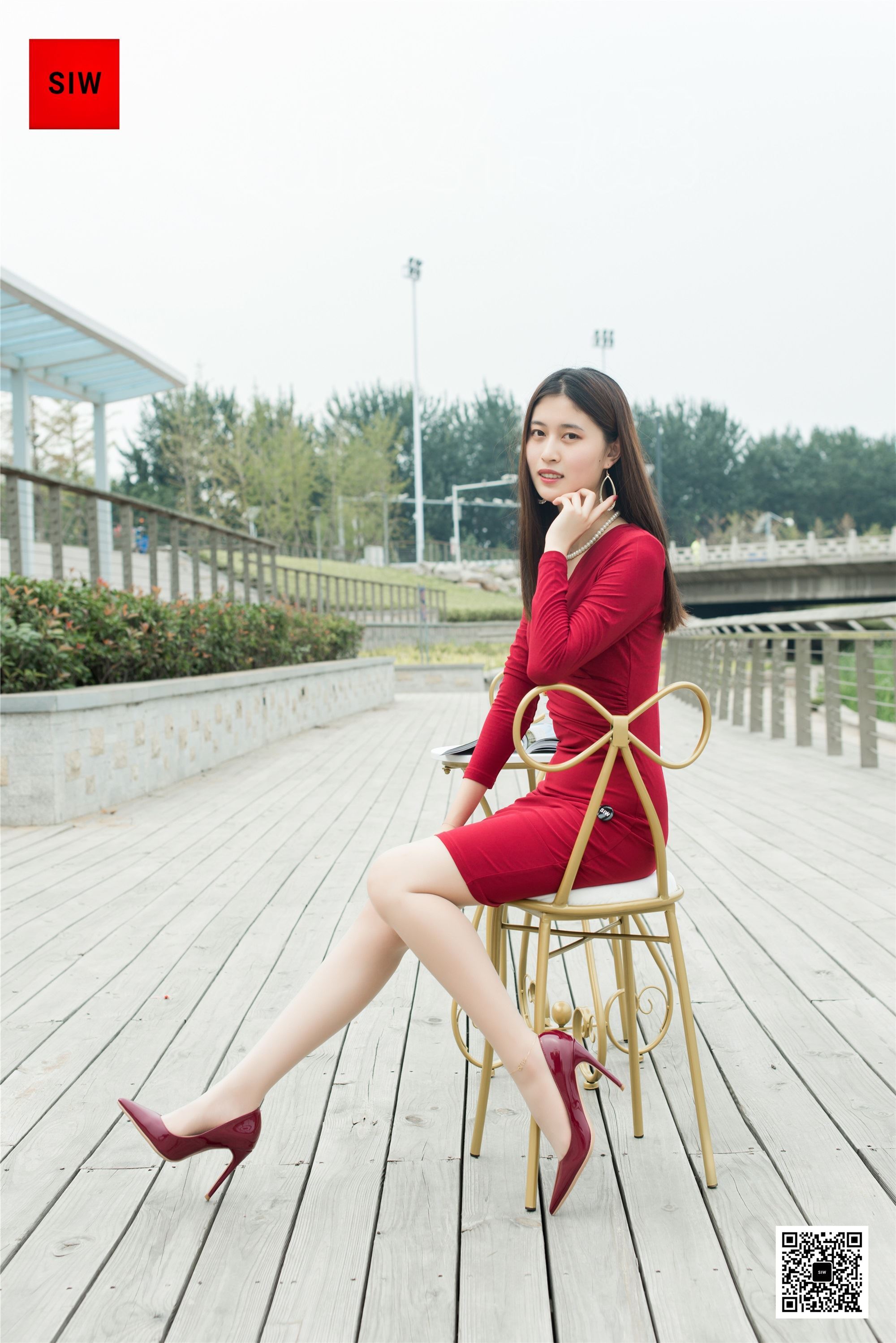 SIW斯文传媒  VOL.041 水岸红裙-甄珍